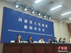 “见人”与“见物”相统一 